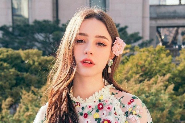 Film Sex Hot Si Cantik Dasha Taran